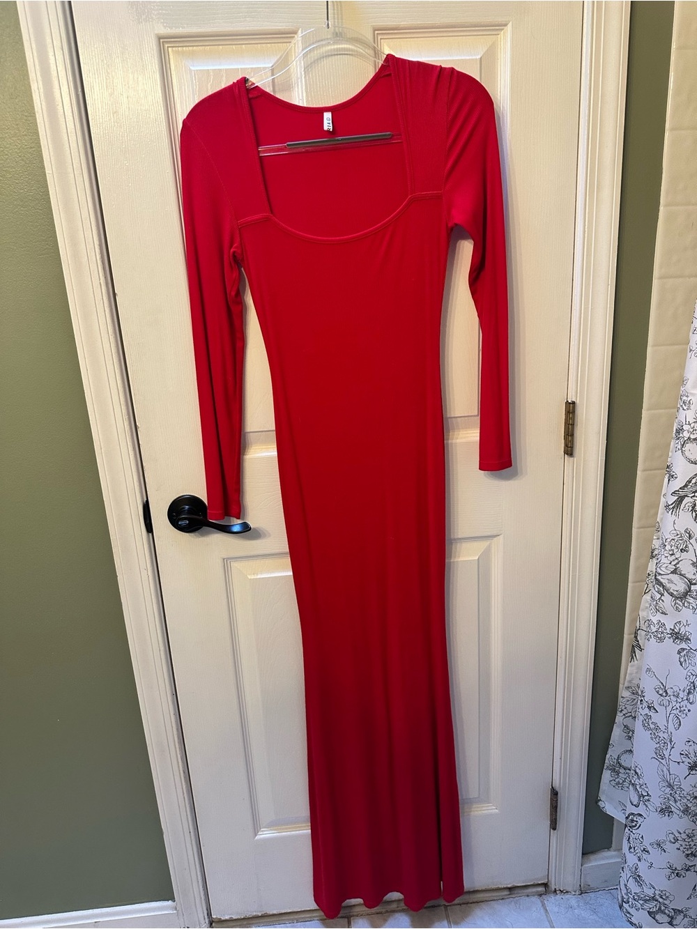 ReoRia Red Long-Sleeve Maxi Dress